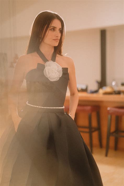 penelope cruz chanel dress 2020 oscars|The Secrets Behind Penelope Cruz's Chanel Haute Couture .